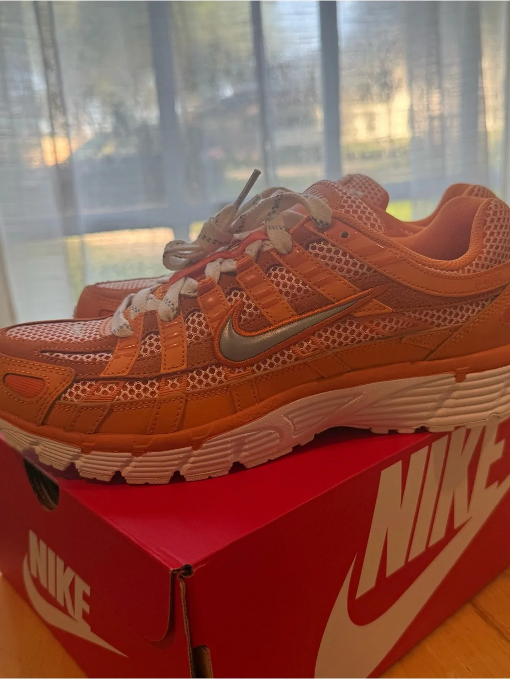Nike P-6000 PRM KUMQUAT/METALLIC SILVER, ORANGE TENNESSEE men’s 9 women’s 10.5